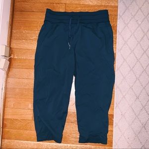 Lululemon Ribbed Grey Crop Pants Size 6